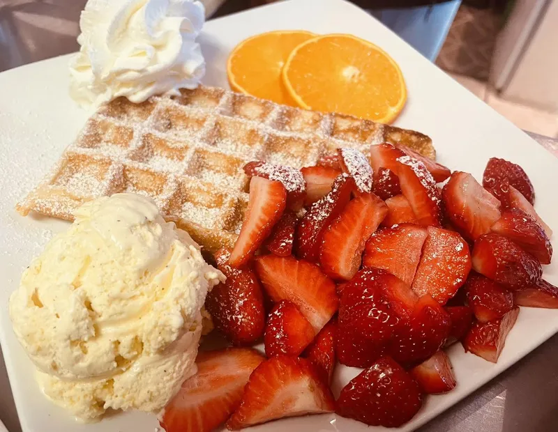 Sản phẩm waffel mit eis — Café Luna — MST EU2458044