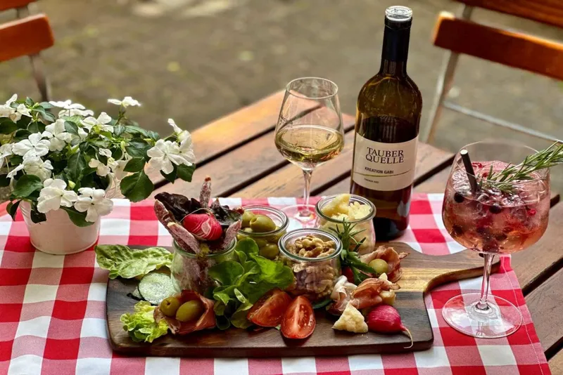 Sản phẩm biergarten stuttgart tauberquelle 1300x867 — Restaurant Tauberquelle — MST EU2467894