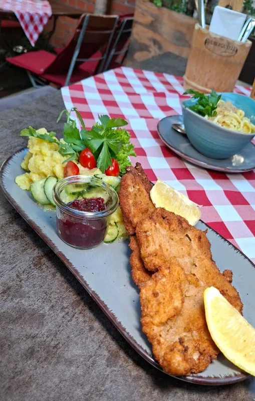 Sản phẩm tauberquelle schnitzel 700x1100 — Restaurant Tauberquelle — MST EU2467894